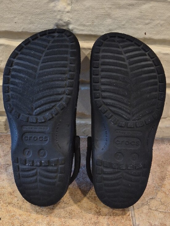 CROCS Unisex Black Classic Clog - Lightweight Slip-On. Men 7 Size. Women 9 Size main image 10